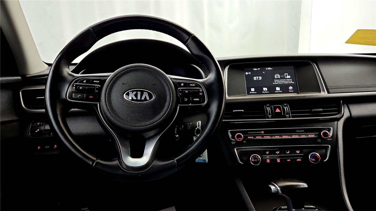 Used 2018 Kia Optima S image 27