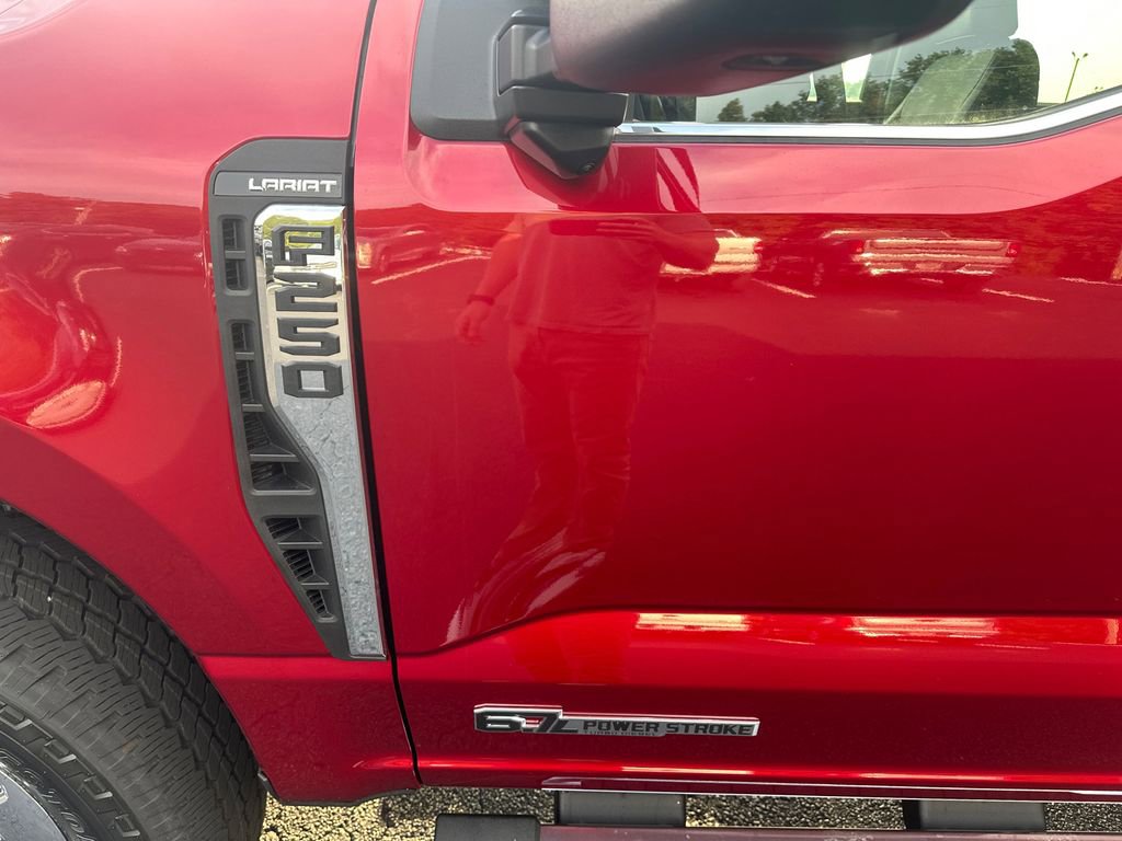 New 2026 Ford F250 Lariat w/ Lariat Premium Package image 9