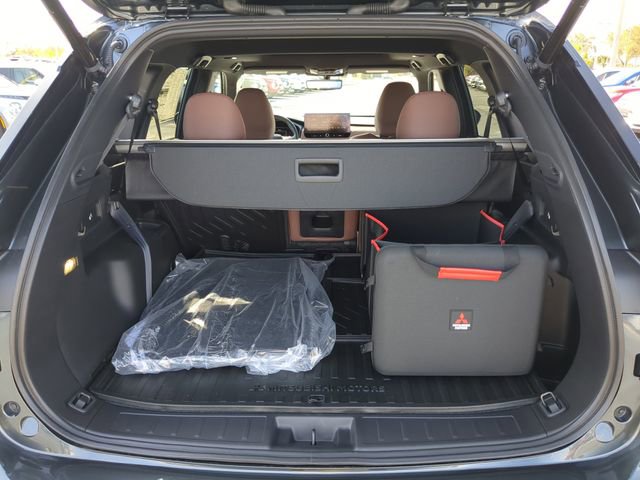 New 2025 Mitsubishi Outlander SEL image 12