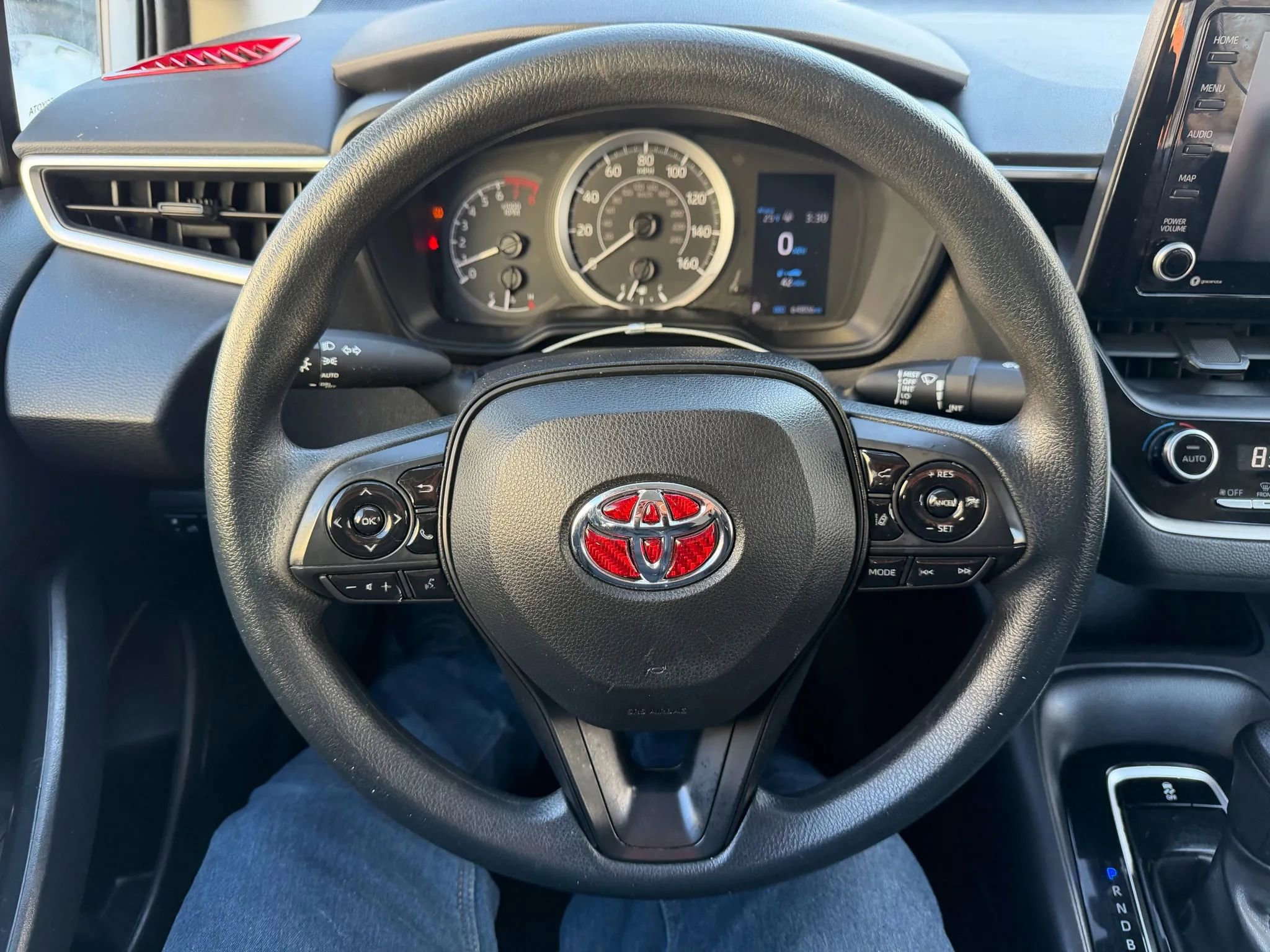 Used 2022 Toyota Corolla LE image 12