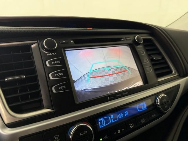 Used 2018 Toyota Highlander Plus FWD image 21