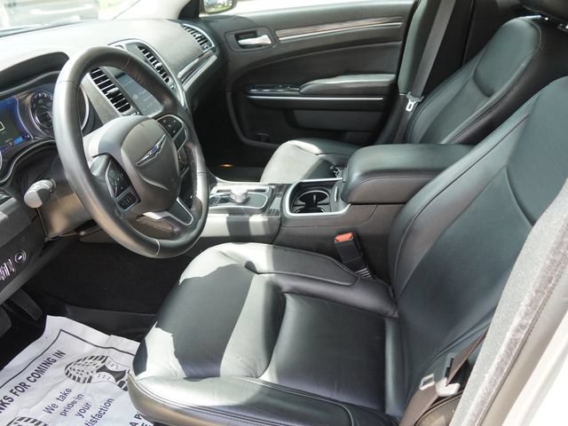 Certified 2022 Chrysler 300 Touring L RWD image 18