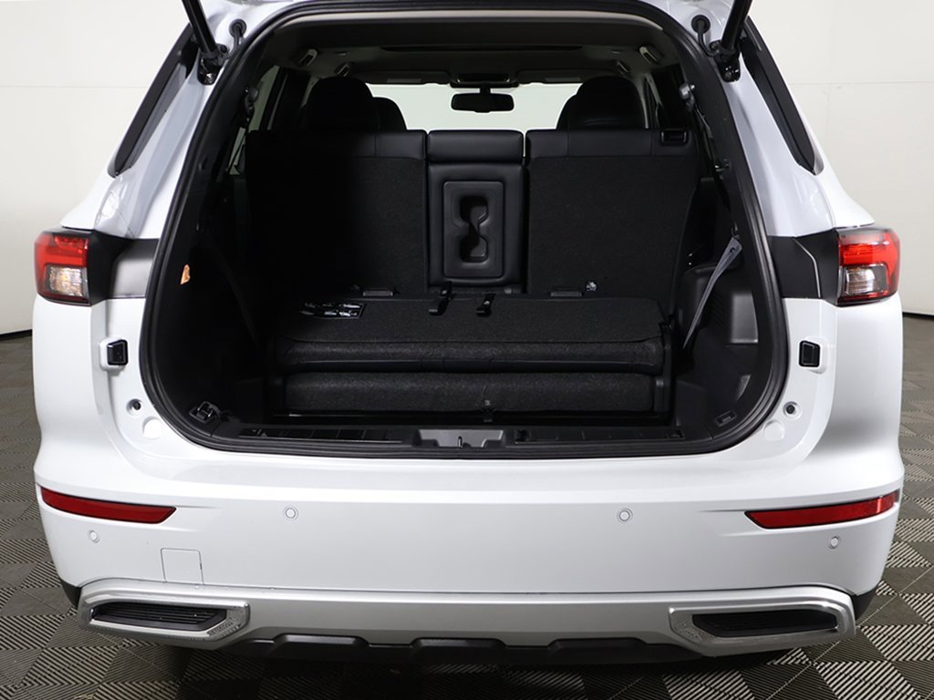 New 2025 Mitsubishi Outlander SE image 19