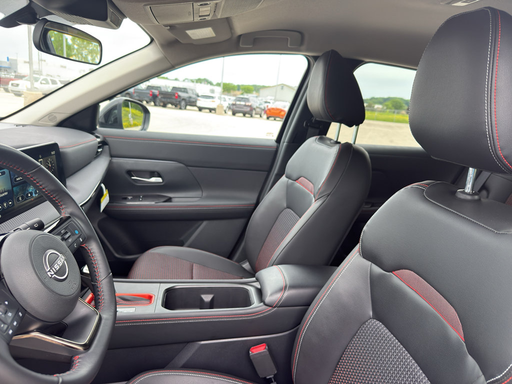 Certified 2025 Nissan Kicks SR AWD/4WD image 26