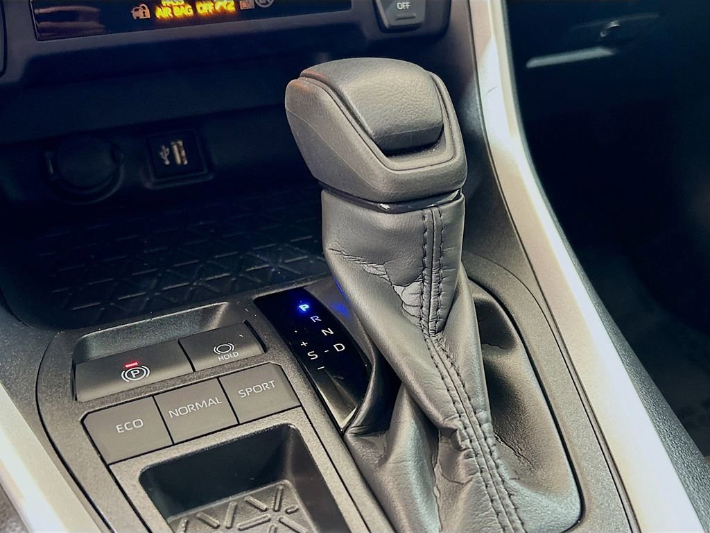 Used 2025 Toyota RAV4 XLE image 14