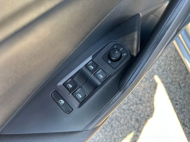 Used 2019 Volkswagen Jetta SEL FWD image 11