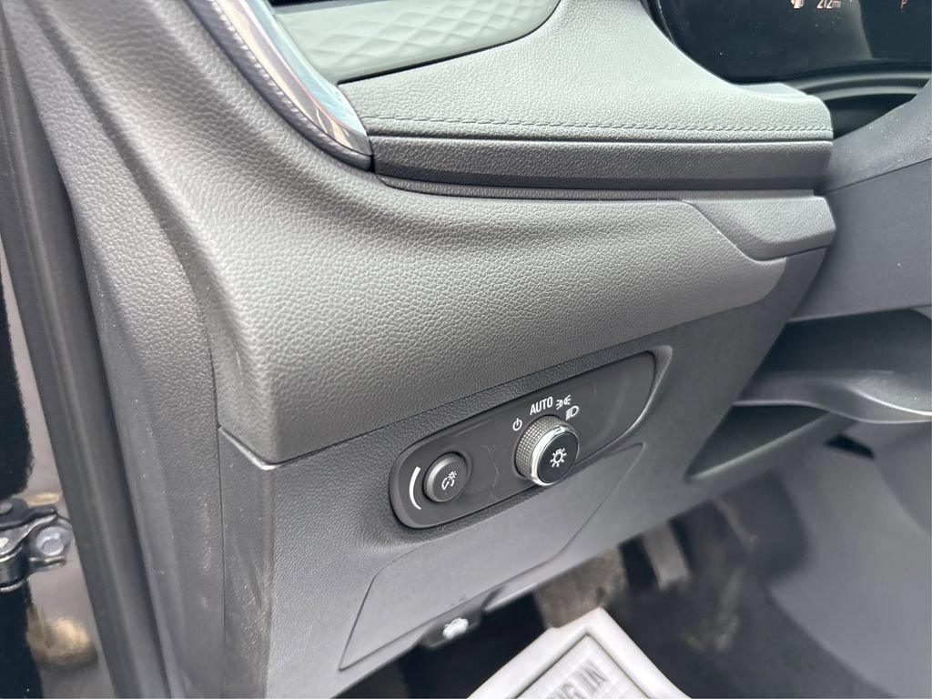 Used 2024 Buick Encore GX Preferred AWD/4WD image 35