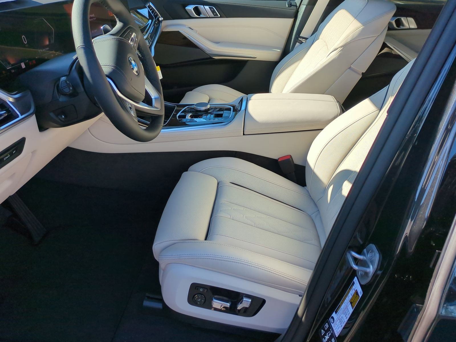 Used 2026 BMW X5 xDrive40i AWD/4WD image 16