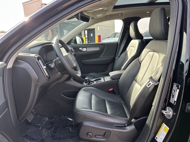 Certified 2025 Volvo XC40 B5 Core image 15