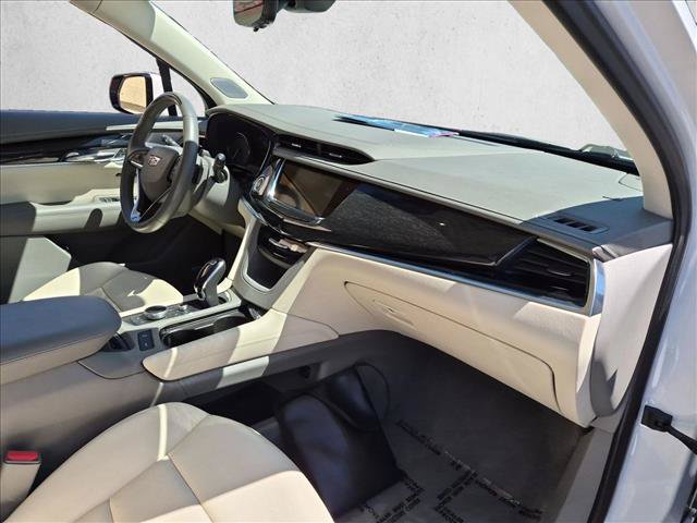 Used 2023 Cadillac XT6 Premium Luxury w/ Technology Package AWD/4WD image 25