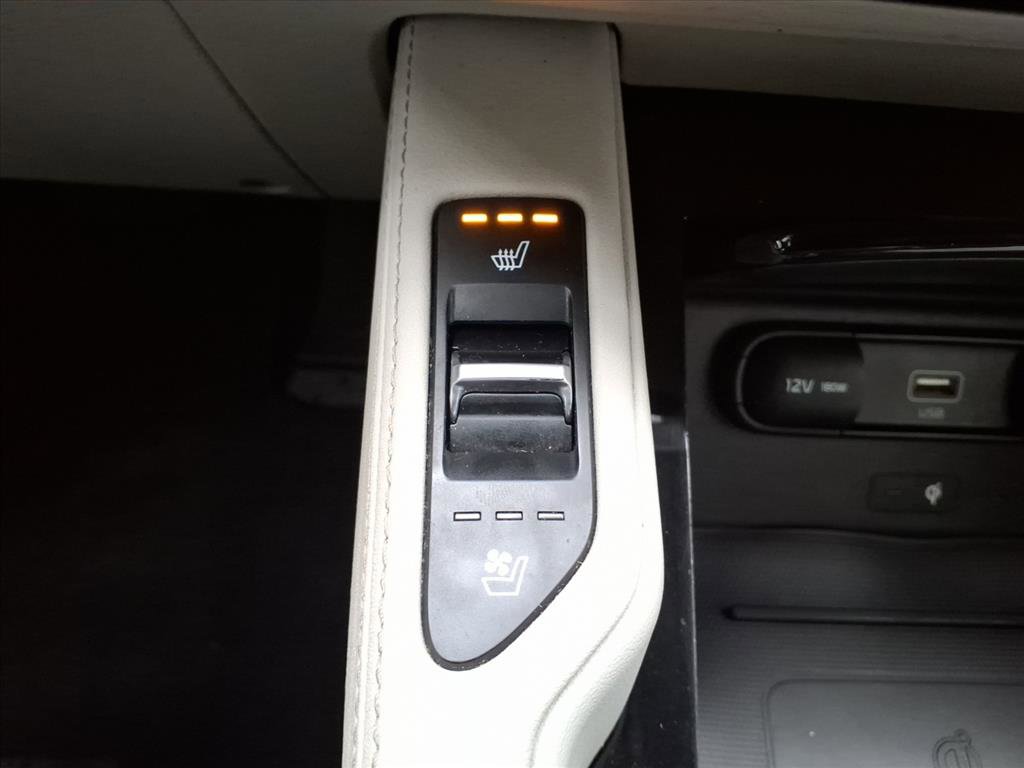 Used 2020 Kia Telluride EX image 27