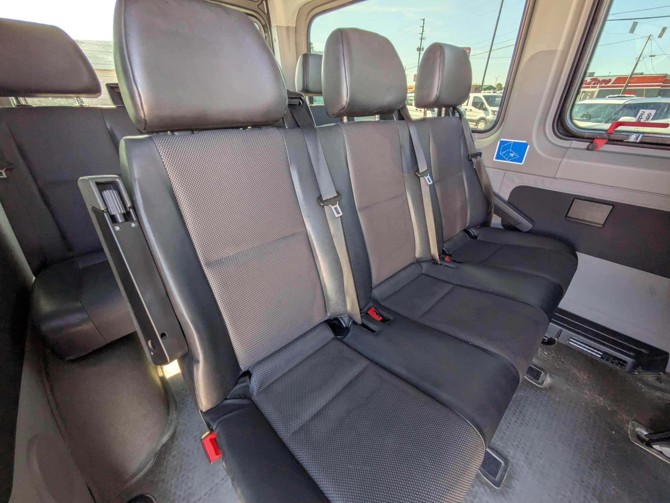 Used 2018 Mercedes-Benz Sprinter 2500 image 14