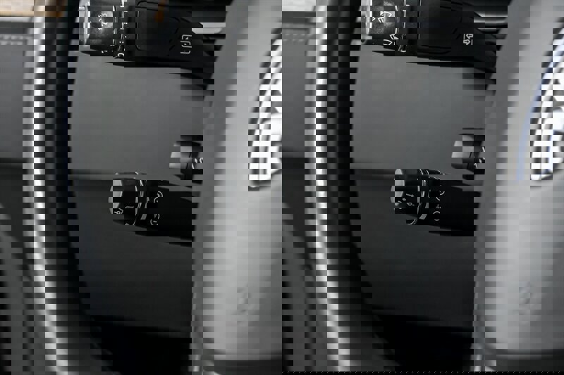 Used 2020 Tesla Model X image 27