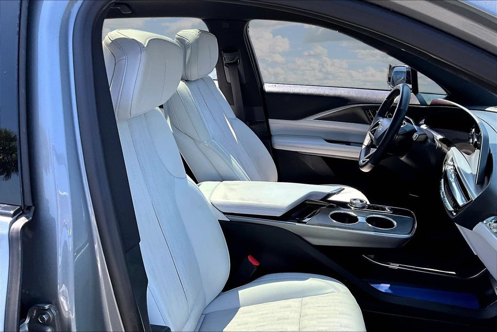 Used 2024 Cadillac Lyriq Luxury RWD image 29