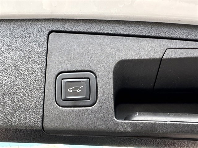 Used 2022 Cadillac XT4 Luxury w/ Cold Weather Package image 43