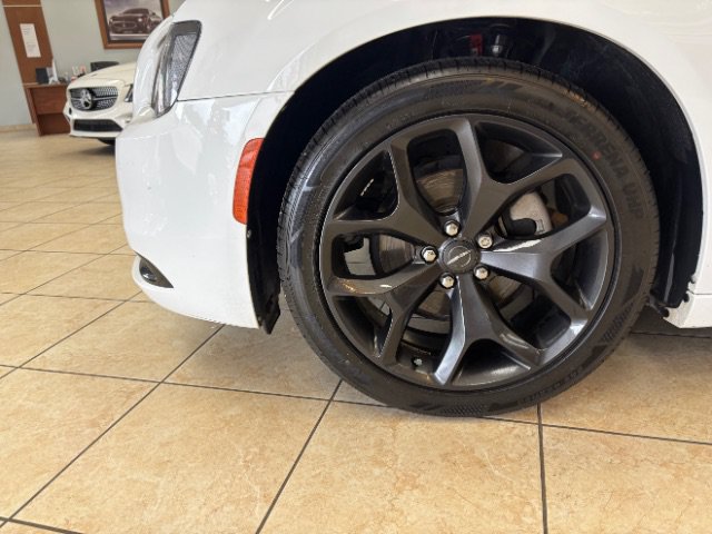 Used 2021 Chrysler 300 Touring w/ Sport Appearance Package RWD image 14