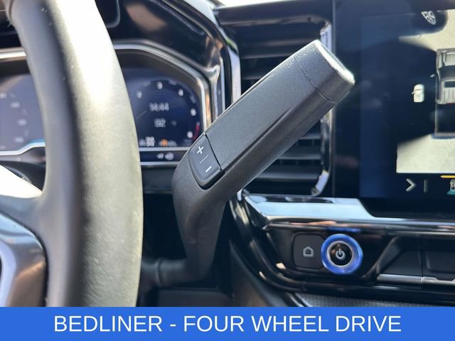 Used 2024 Chevrolet Silverado 2500 ZR2 w/ Technology Package AWD/4WD image 9