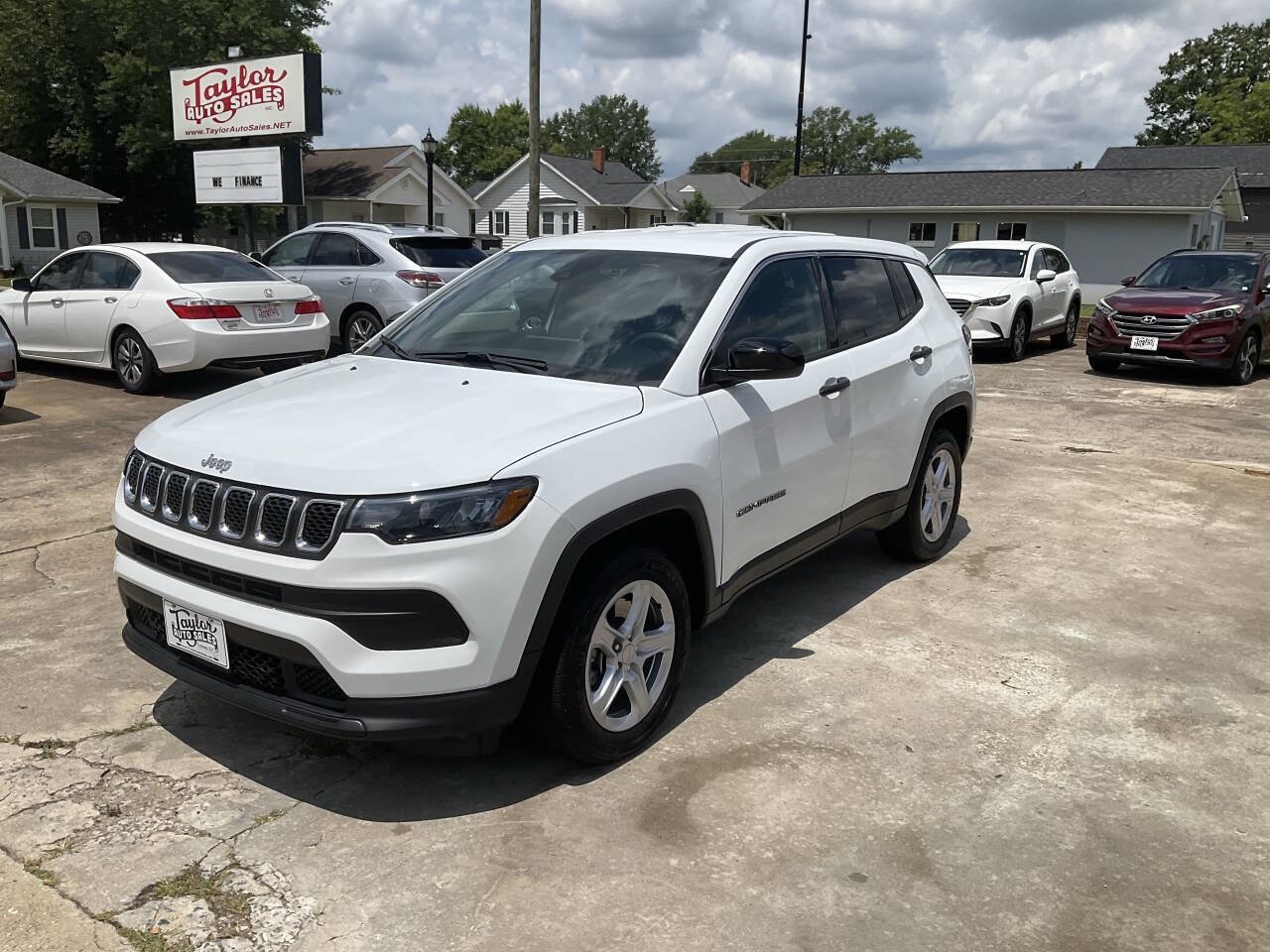 Used 2024 Jeep Compass Sport image 6