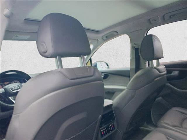 Used 2021 Audi Q7 3.0T Prestige image 11