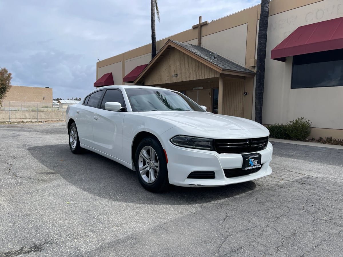 Used 2019 Dodge Charger SXT w/ Leather Interior Group RWD image 3