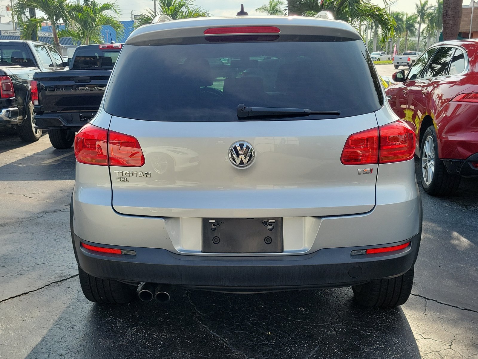 Used 2017 Volkswagen Tiguan SEL FWD image 5