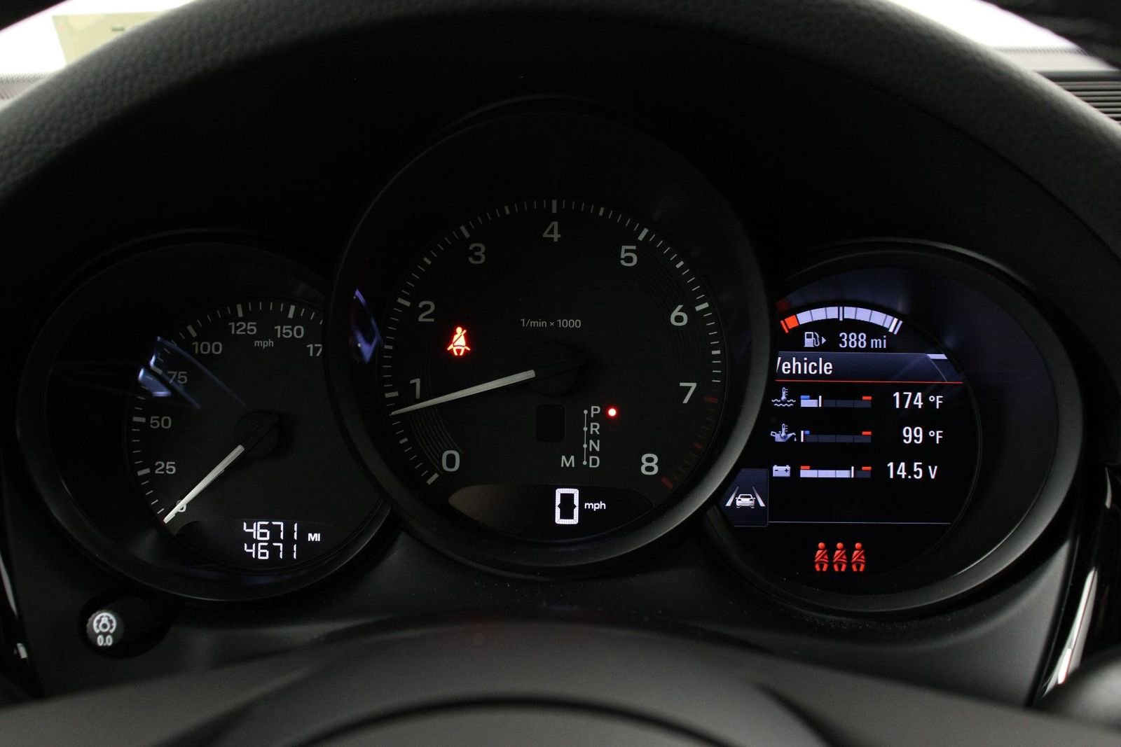 Certified 2025 Porsche Macan image 16