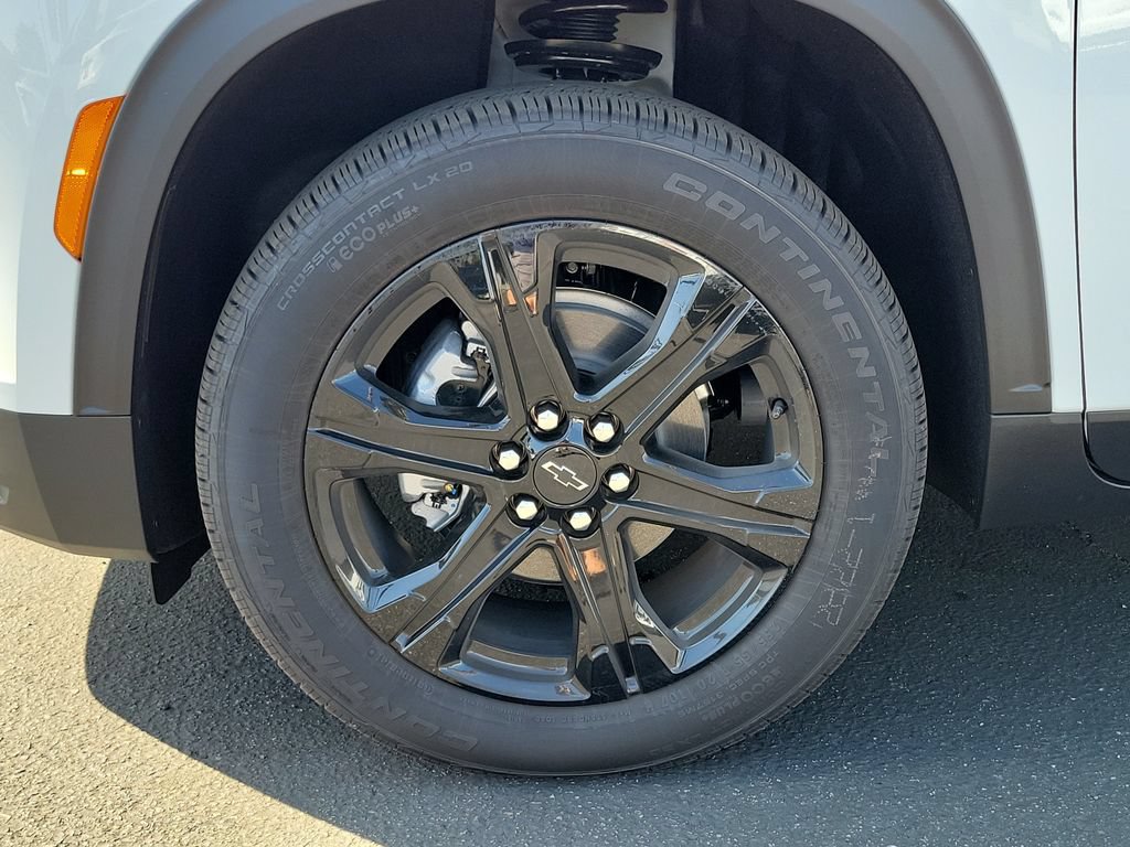 New 2027 Chevrolet Traverse LT w/ Midnight/Sport Edition FWD image 25