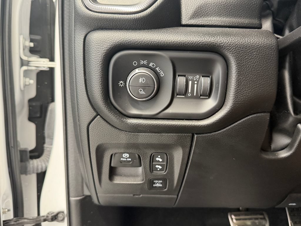 Used 2023 RAM 1500 Laramie AWD/4WD image 33