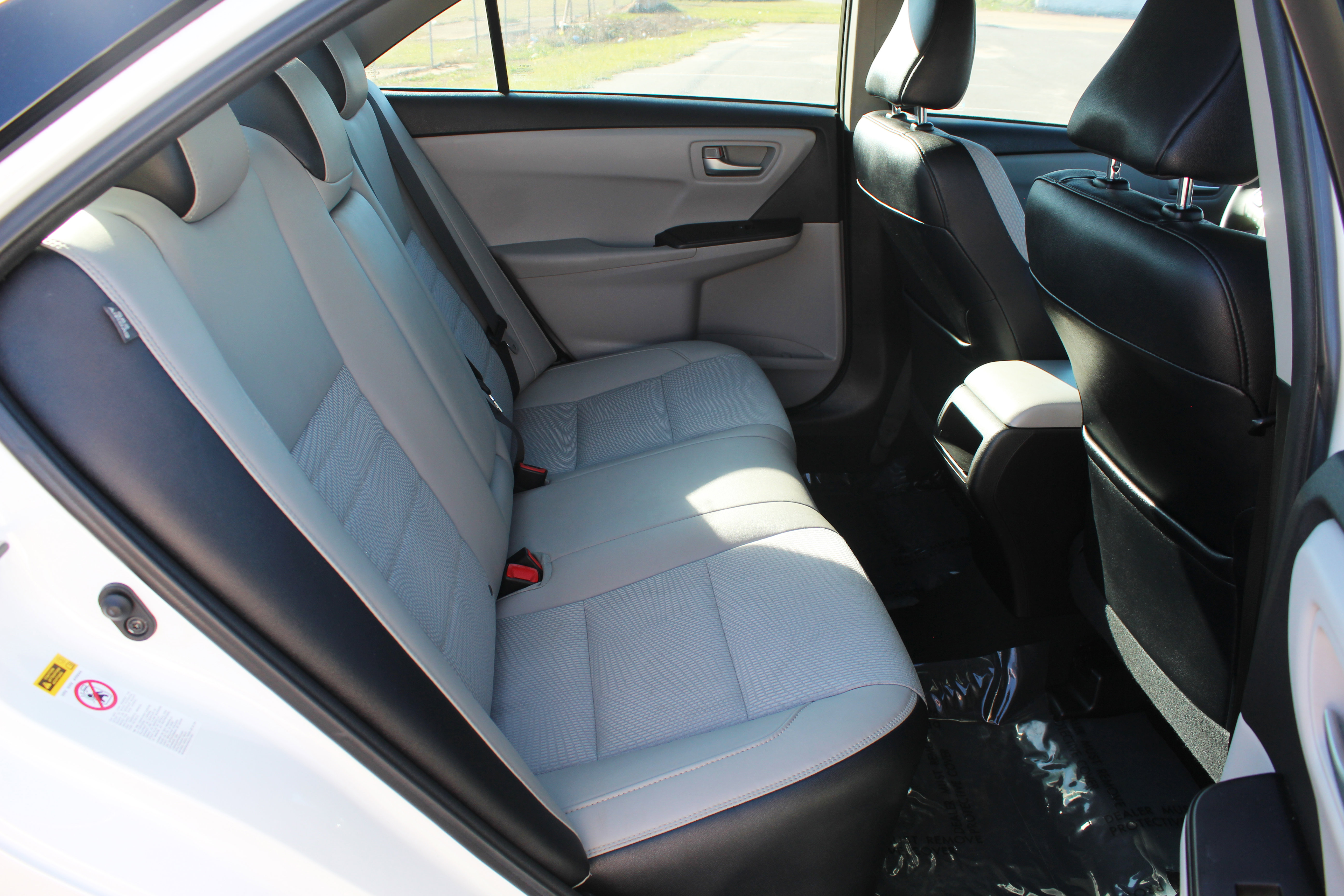 Used 2017 Toyota Camry SE w/ Moonroof Package image 44