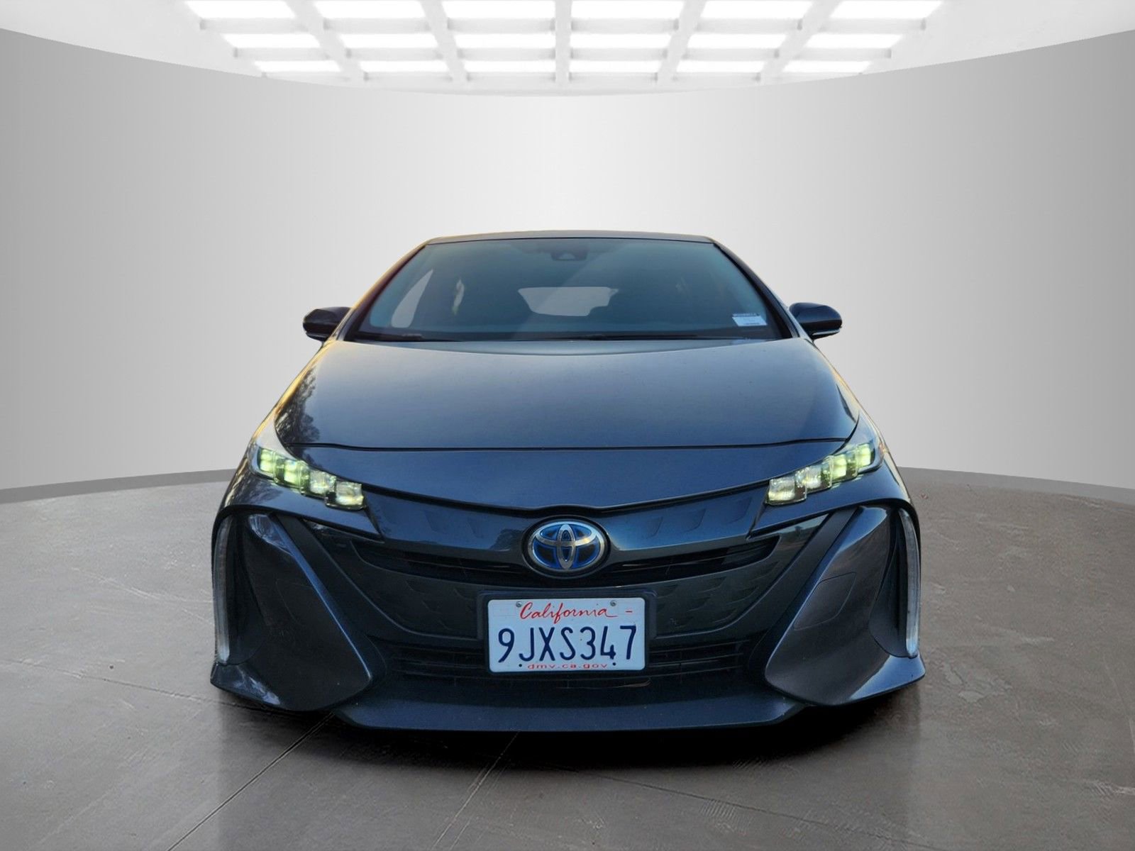 Used 2020 Toyota Prius Prime LE image 2