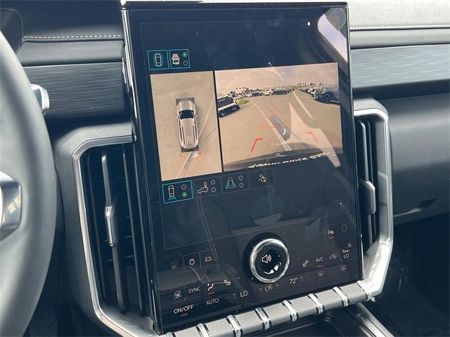 New 2025 GMC Acadia Elevation image 18