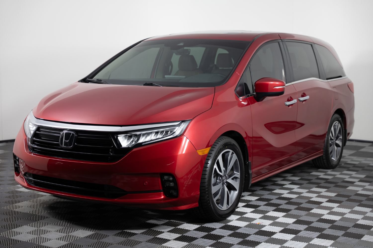 Used 2022 Honda Odyssey Touring image 2