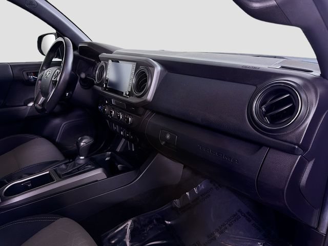 Used 2022 Toyota Tacoma TRD Off-Road AWD/4WD image 28