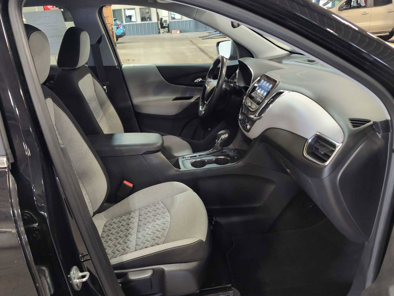 Used 2022 Chevrolet Equinox LT image 28