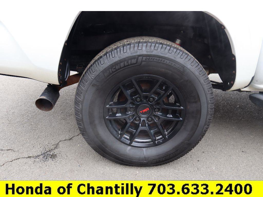 Used 2017 Toyota Tacoma SR image 25