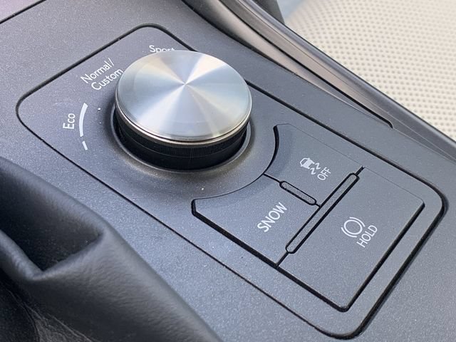 Used 2023 Lexus IS 500 RWD image 28
