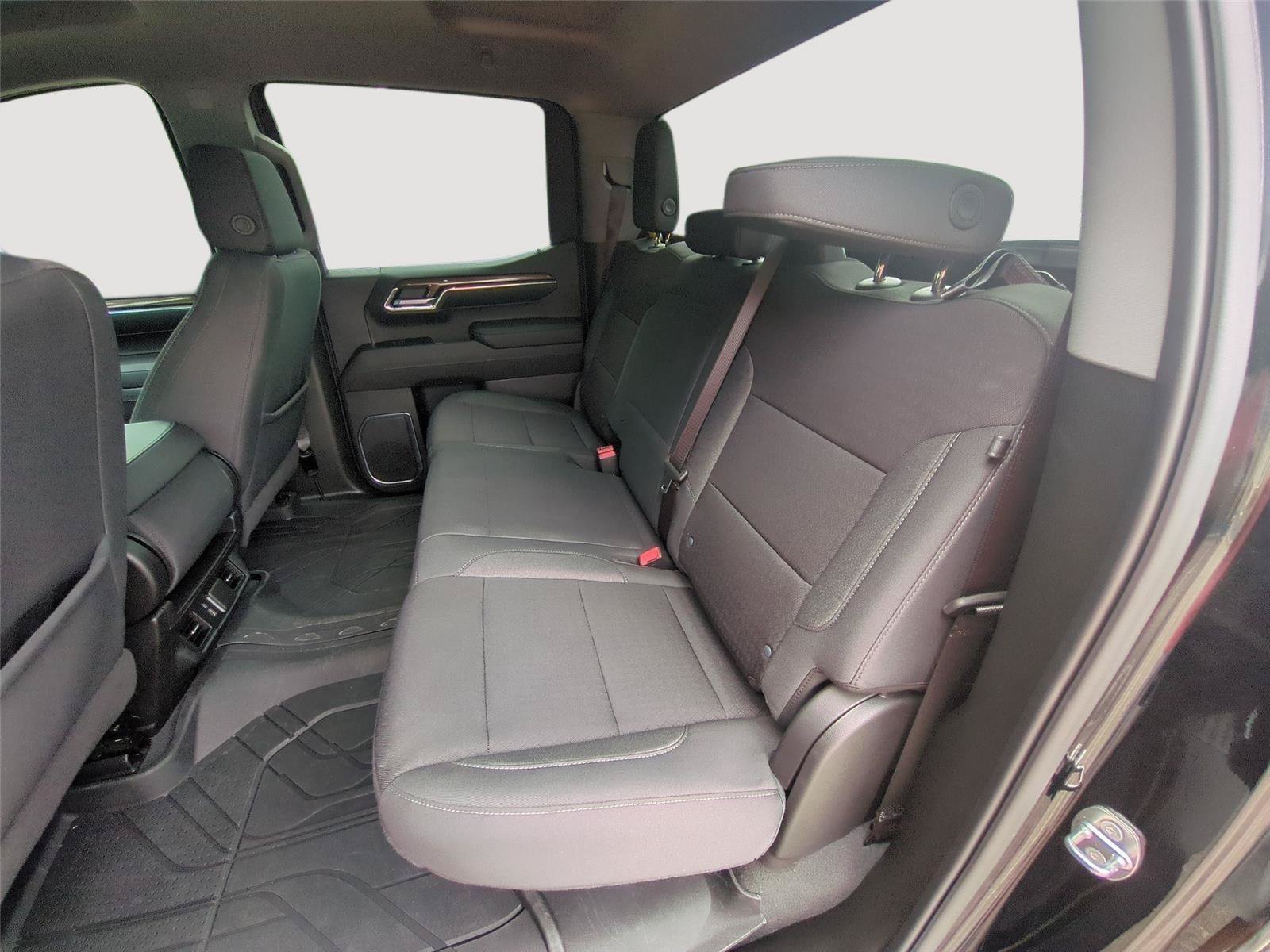 Used 2024 Chevrolet Silverado 1500 LT AWD/4WD image 28