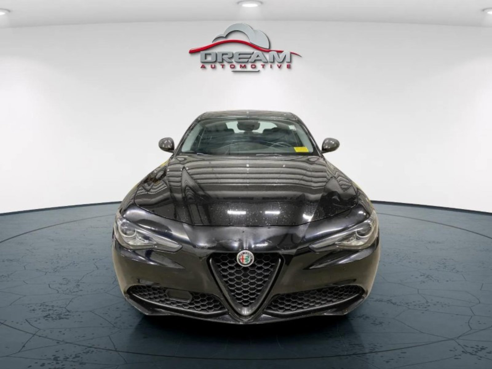 Used 2019 Alfa Romeo Giulia w/ Nero Edizione RWD image 2