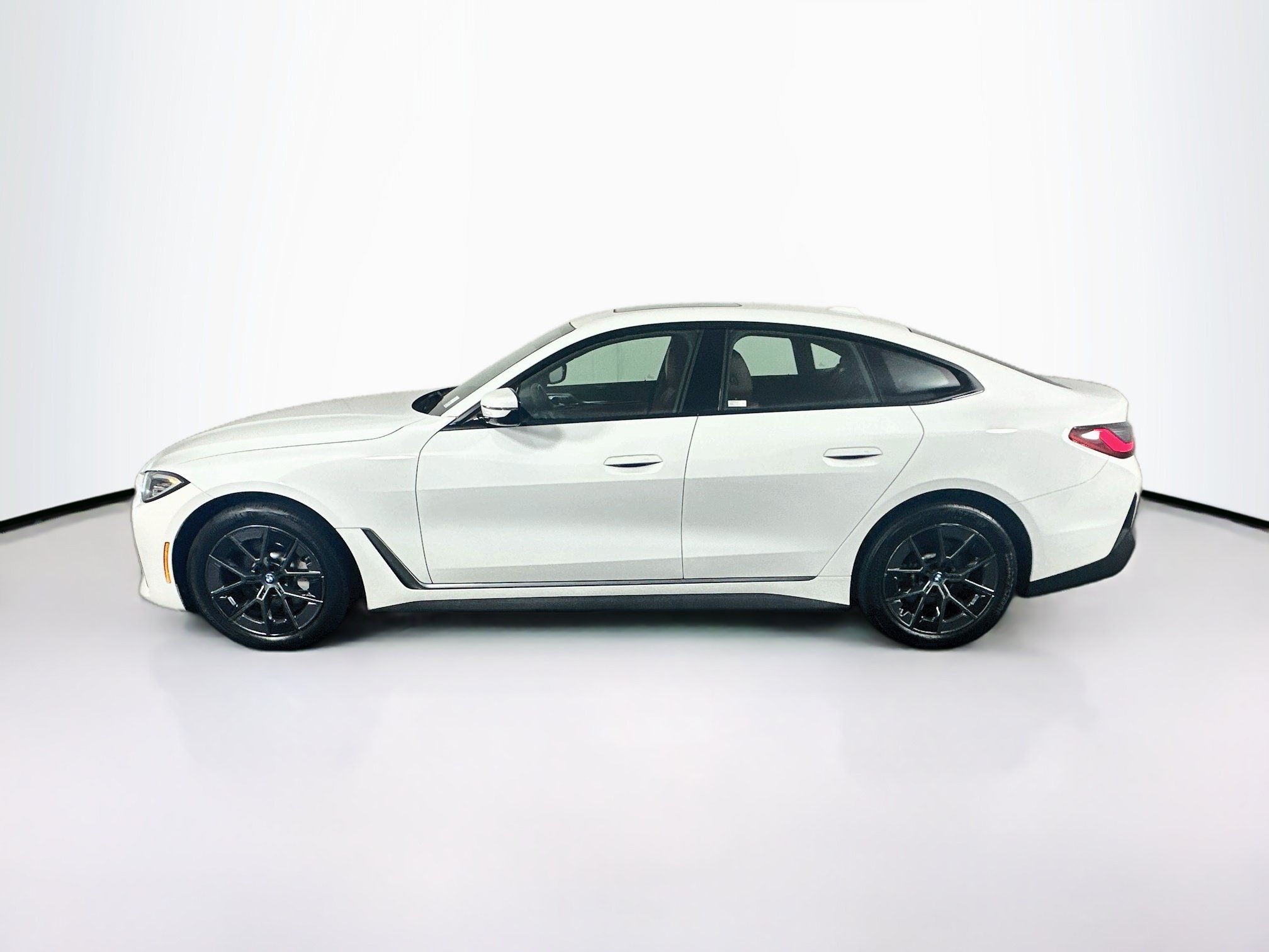 Used 2023 BMW i4 eDrive35 w/ Premium Package RWD image 4