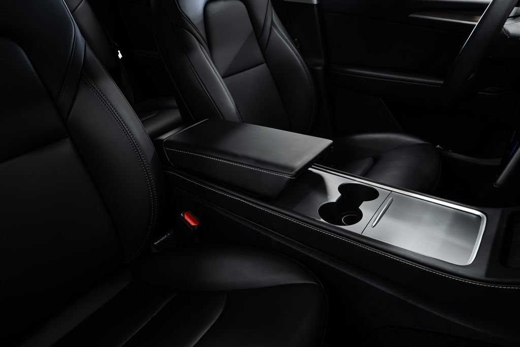 Used 2025 Tesla Model Y Long Range RWD image 30