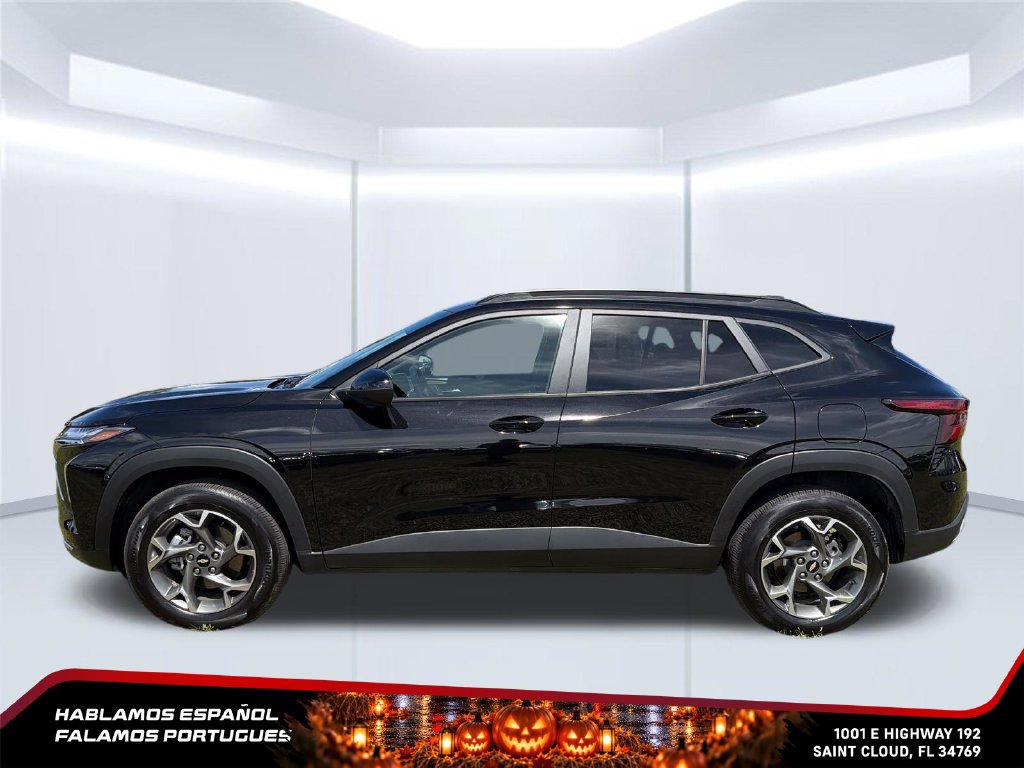 Used 2025 Chevrolet Trax LT w/ Driver Confidence Package FWD image 2