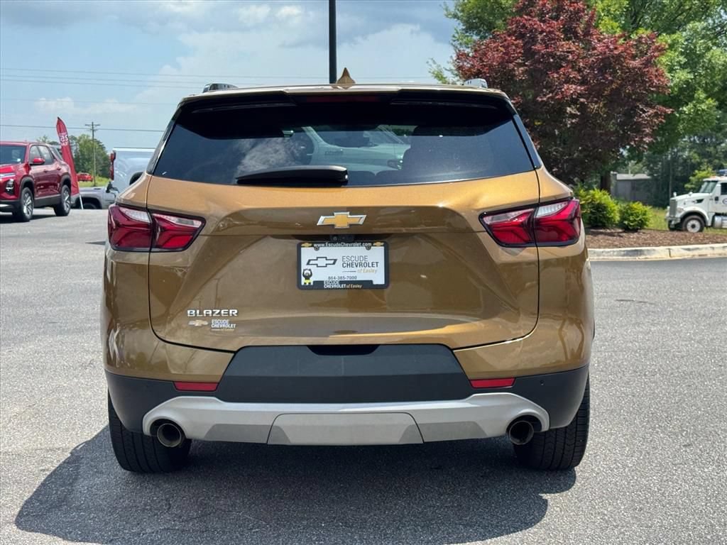 Used 2020 Chevrolet Blazer LT w/ Sound & Technology Package FWD image 4