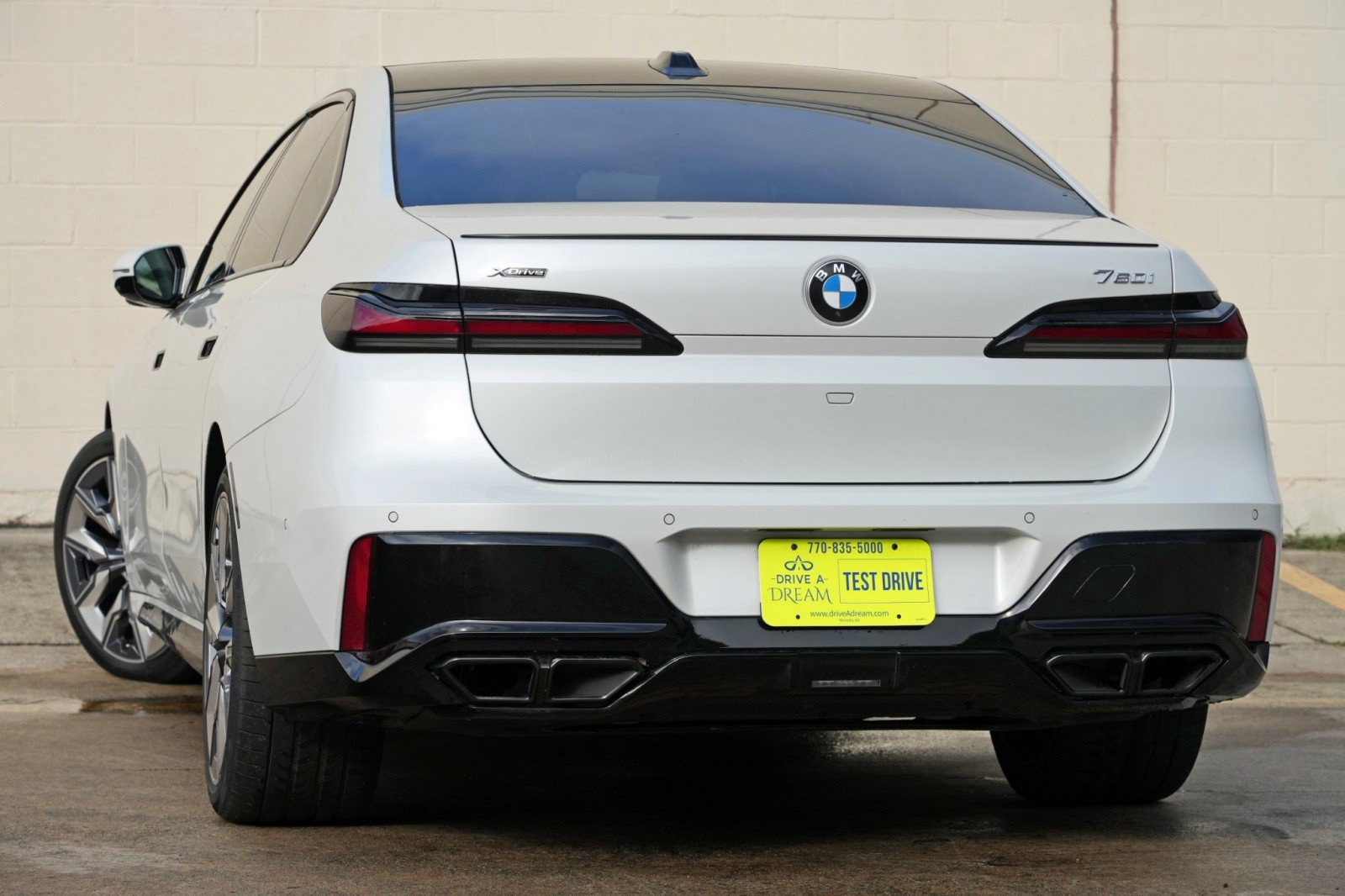 Used 2023 BMW 760i xDrive w/ Executive Package AWD/4WD image 6