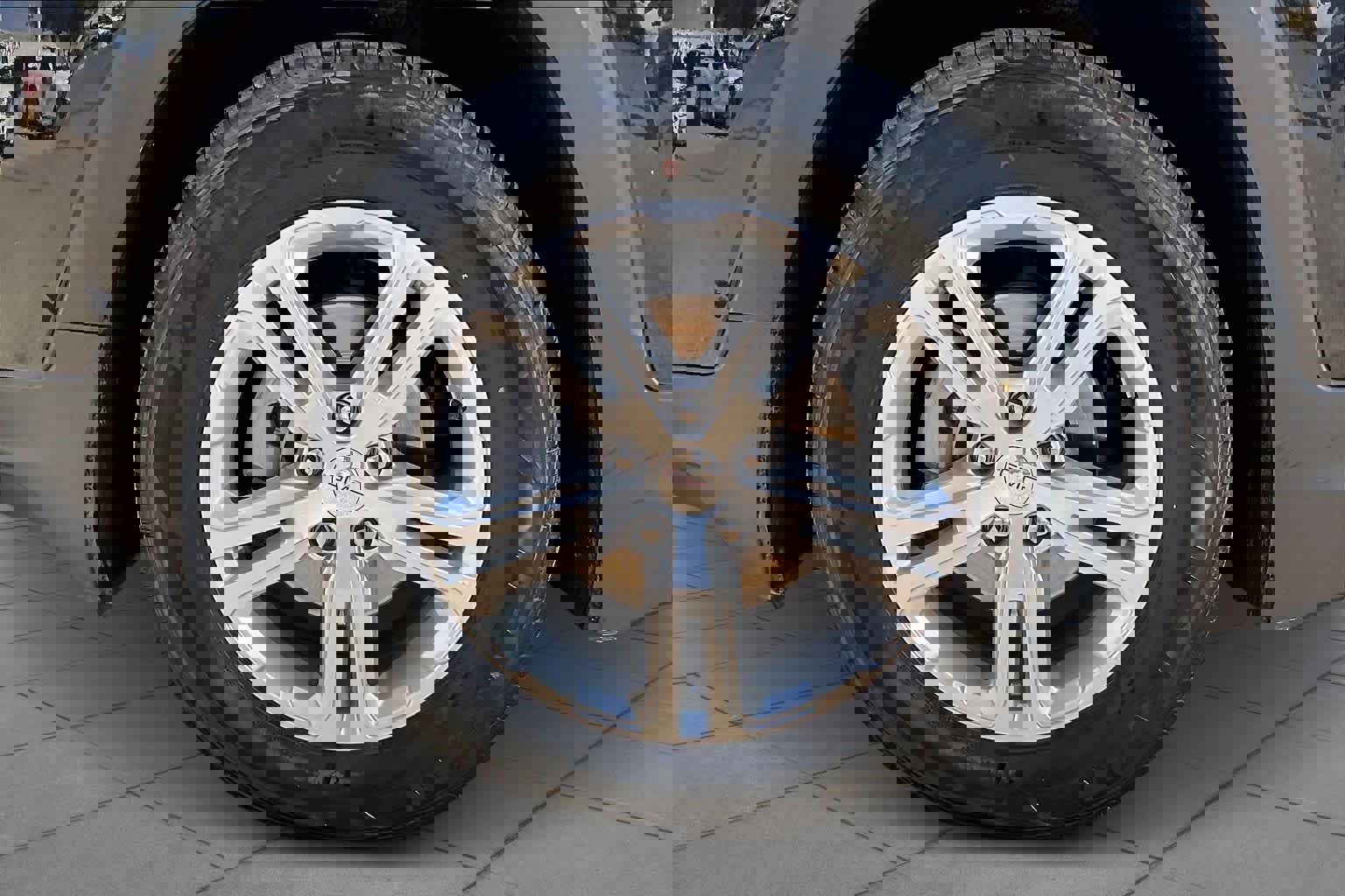 Used 2024 GMC Terrain SLE image 10