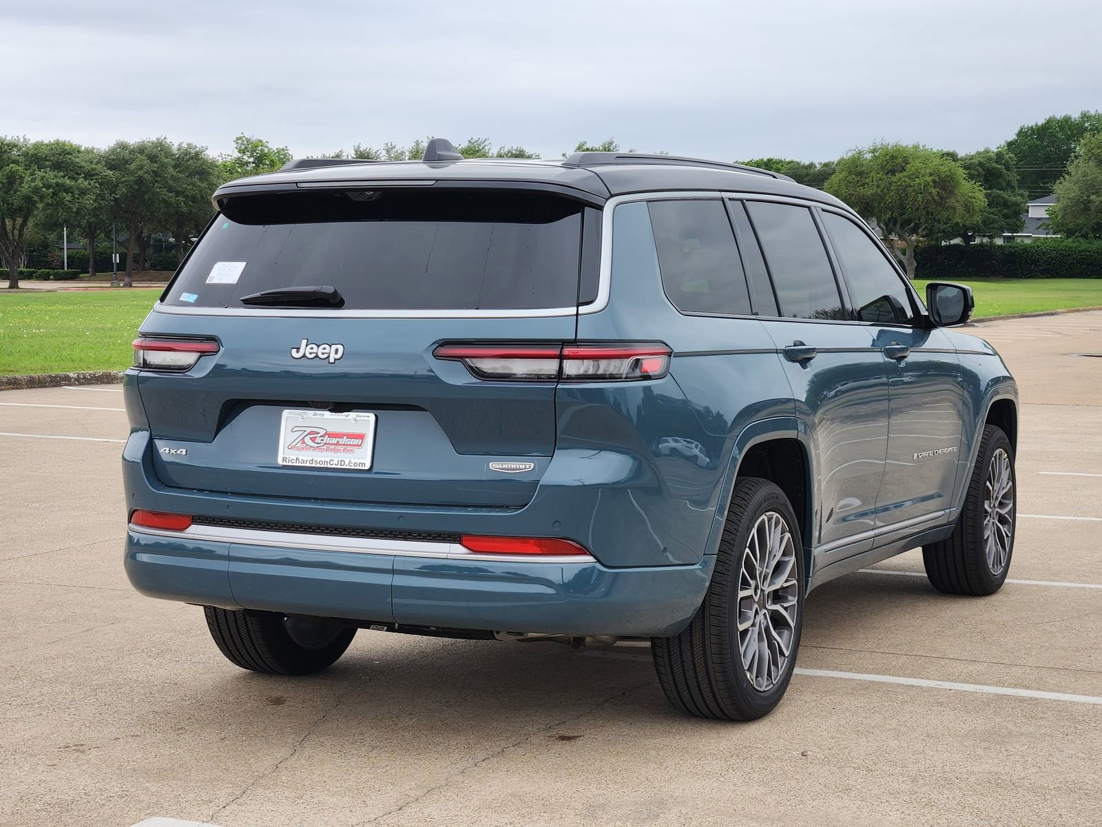 New 2026 Jeep Grand Cherokee L Summit AWD/4WD image 5