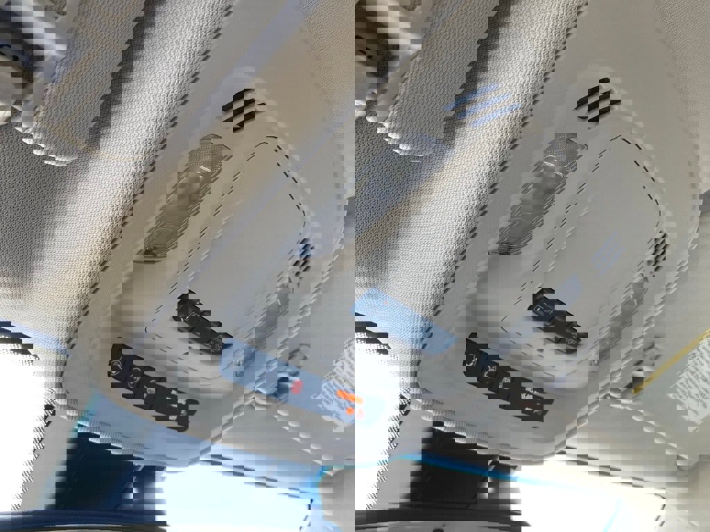 Used 2021 Buick Envision Essence image 28