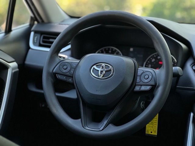 Used 2022 Toyota RAV4 LE FWD image 28
