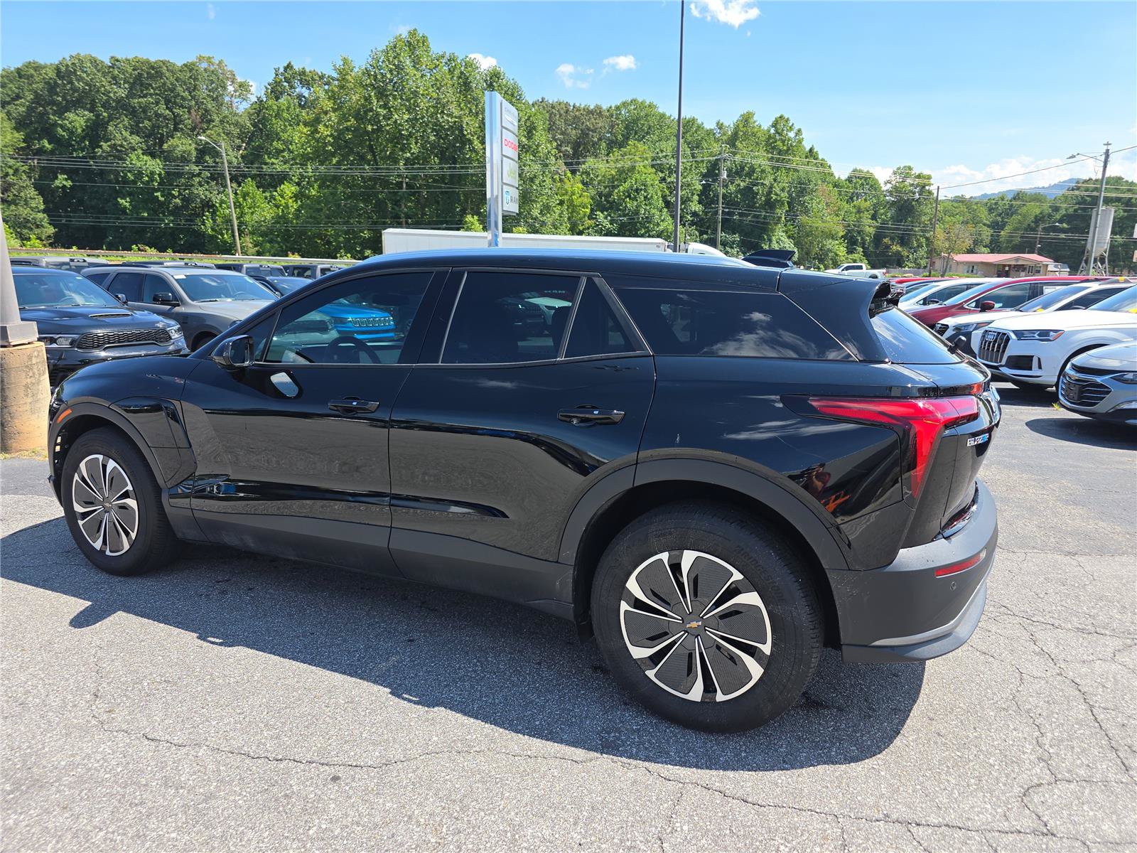 Used 2024 Chevrolet Blazer EV LT AWD/4WD image 5