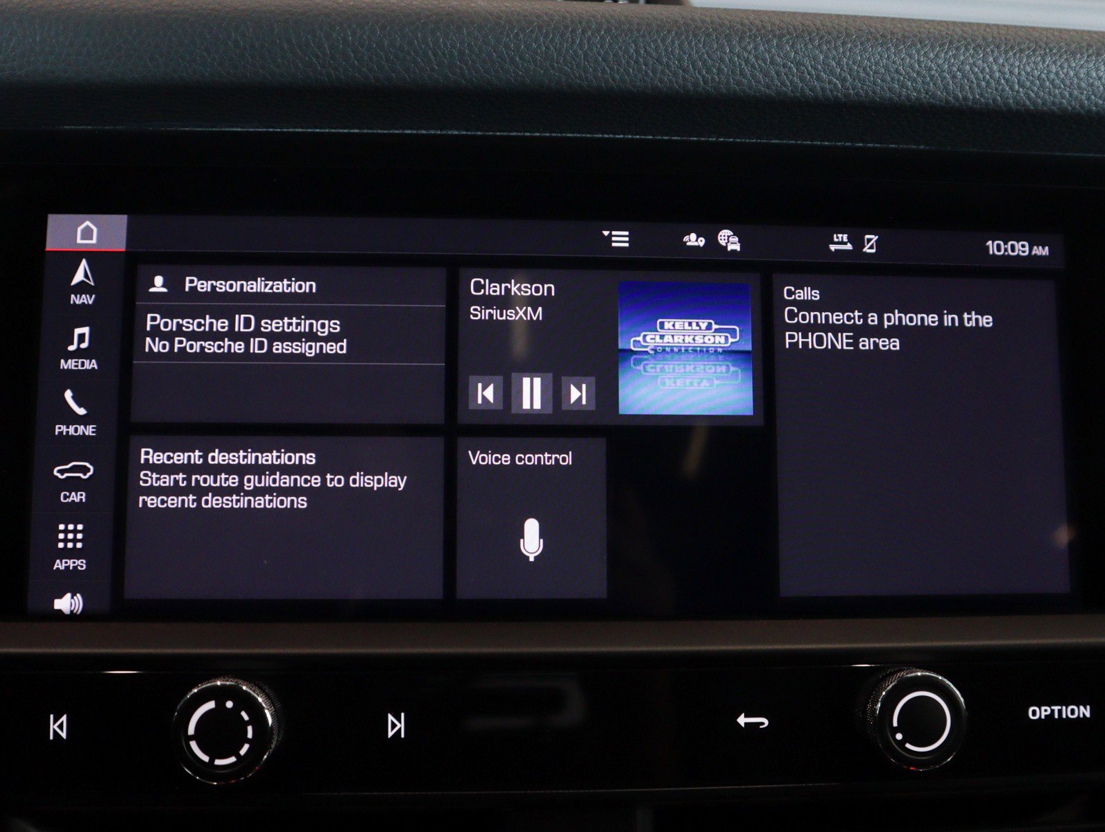Certified 2022 Porsche Macan image 22