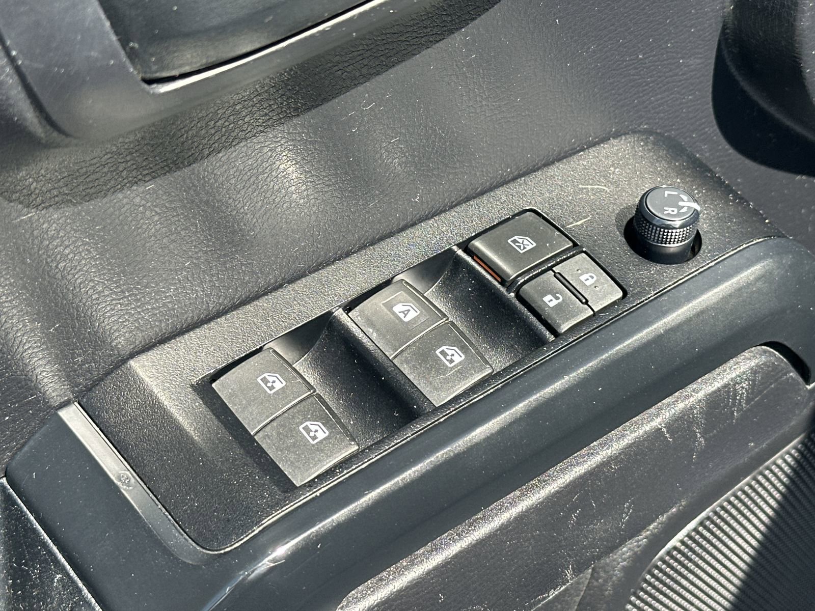 Used 2021 Toyota Tacoma SR AWD/4WD image 15